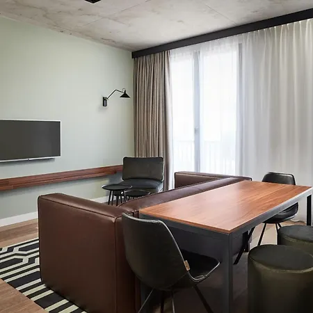 Ξενοδοχείο με διαμερίσματα Corendon Amsterdam Schiphol Airport 4*