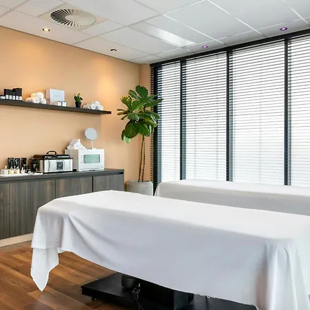 By Marriott Amsterdam Schiphol Airport 4*