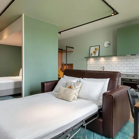 By Marriott Amsterdam Schiphol Airport Apart-hotel