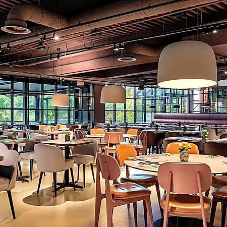 By Marriott Amsterdam Schiphol Airport Badhoevedorp