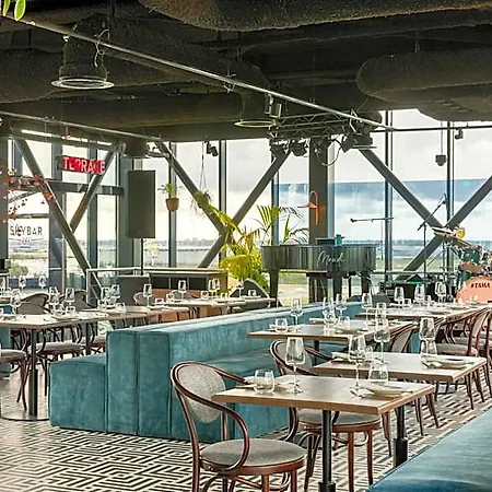 By Marriott Amsterdam Schiphol Airport Aparthotel