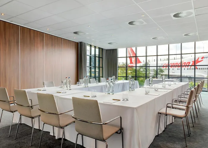 By Marriott Amsterdam Schiphol Airport מלון דירות באדהופדורפ