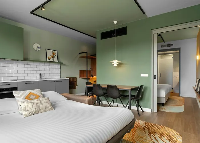 By Marriott Amsterdam Schiphol Airport 4*