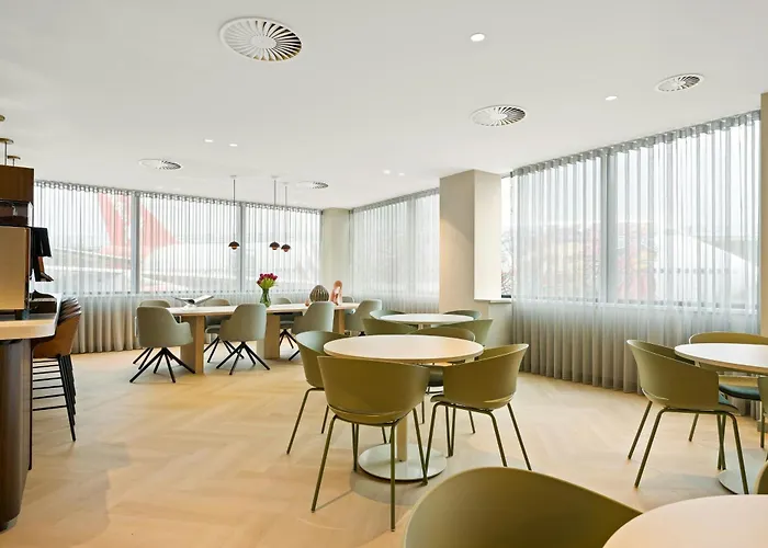 By Marriott Amsterdam Schiphol Airport 4*