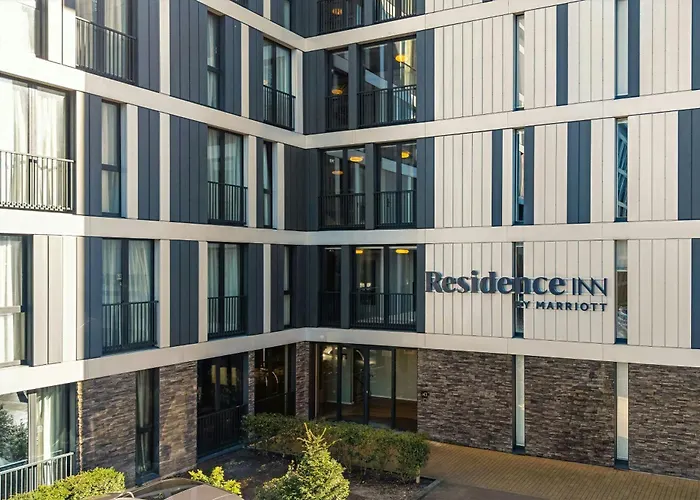 By Marriott Amsterdam Schiphol Airport Бадхоеведорп