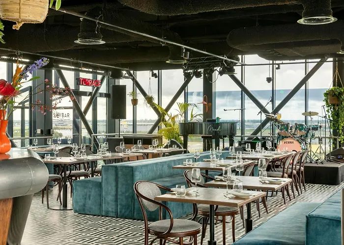 Апарт-отель By Marriott Amsterdam Schiphol Airport 4*