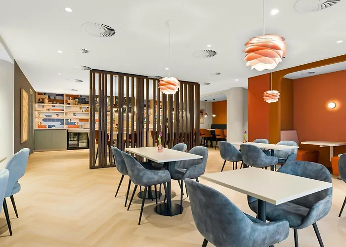 By Marriott Amsterdam Schiphol Airport 4*