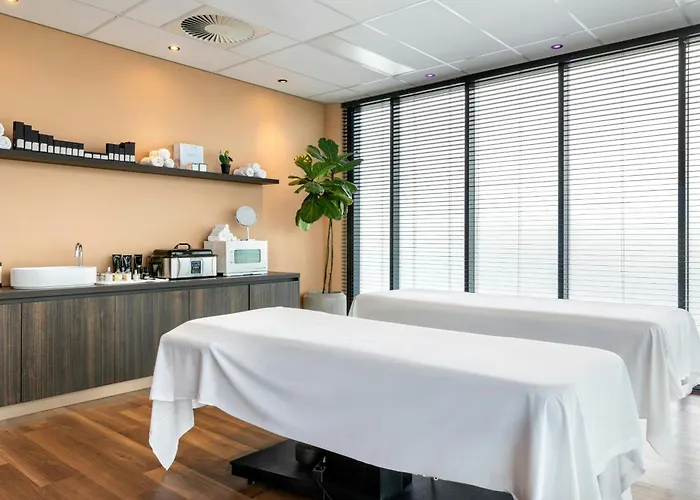 By Marriott Amsterdam Schiphol Airport 4*