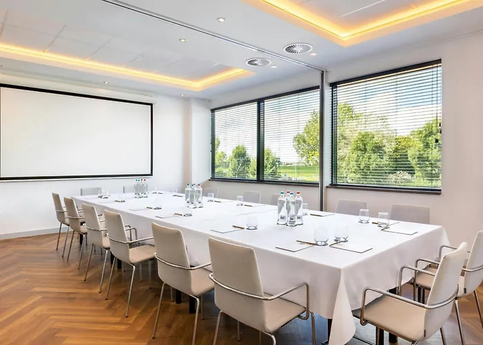 Апарт-отель By Marriott Amsterdam Schiphol Airport 4*