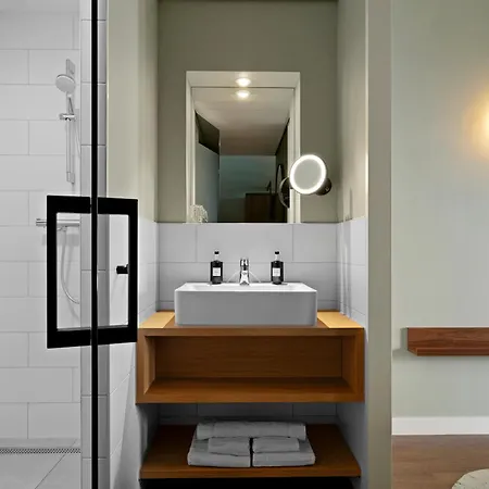 By Marriott Amsterdam Schiphol Airport Badhoevedorp