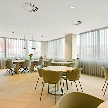 By Marriott Amsterdam Schiphol Airport 4*