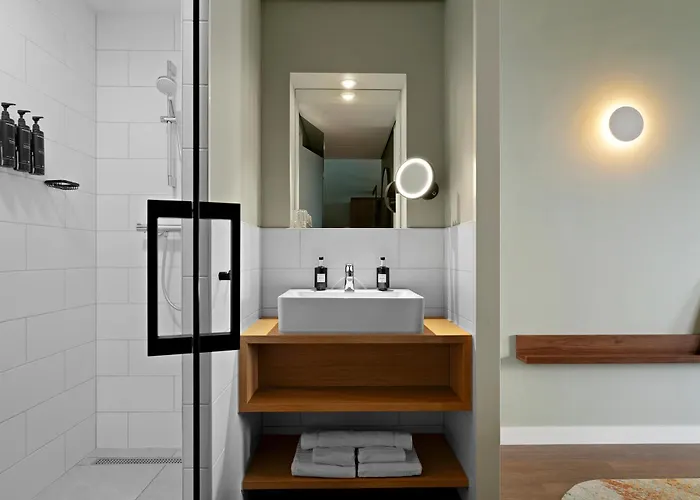 By Marriott Amsterdam Schiphol Airport Badhoevedorp