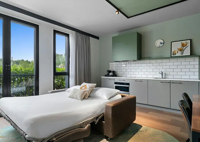 By Marriott Amsterdam Schiphol Airport Aparthotel